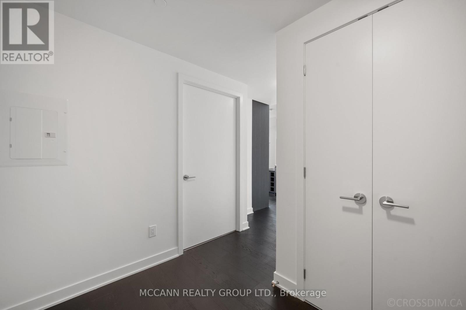 3209 - 11 Yorkville Avenue, Toronto, Ontario  M4W 1L2 - Photo 6 - C12452768