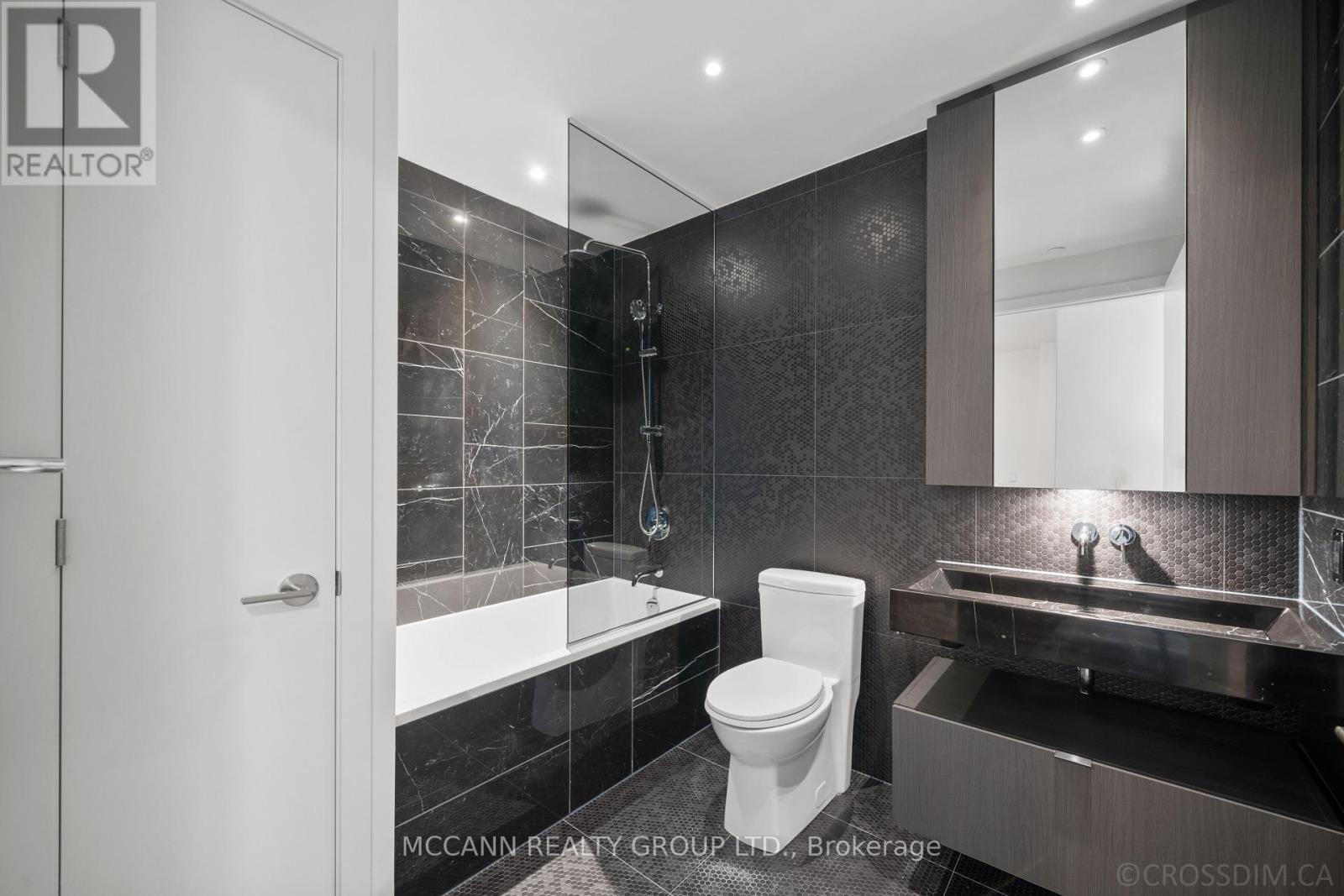 3209 - 11 Yorkville Avenue, Toronto, Ontario  M4W 1L2 - Photo 7 - C12452768