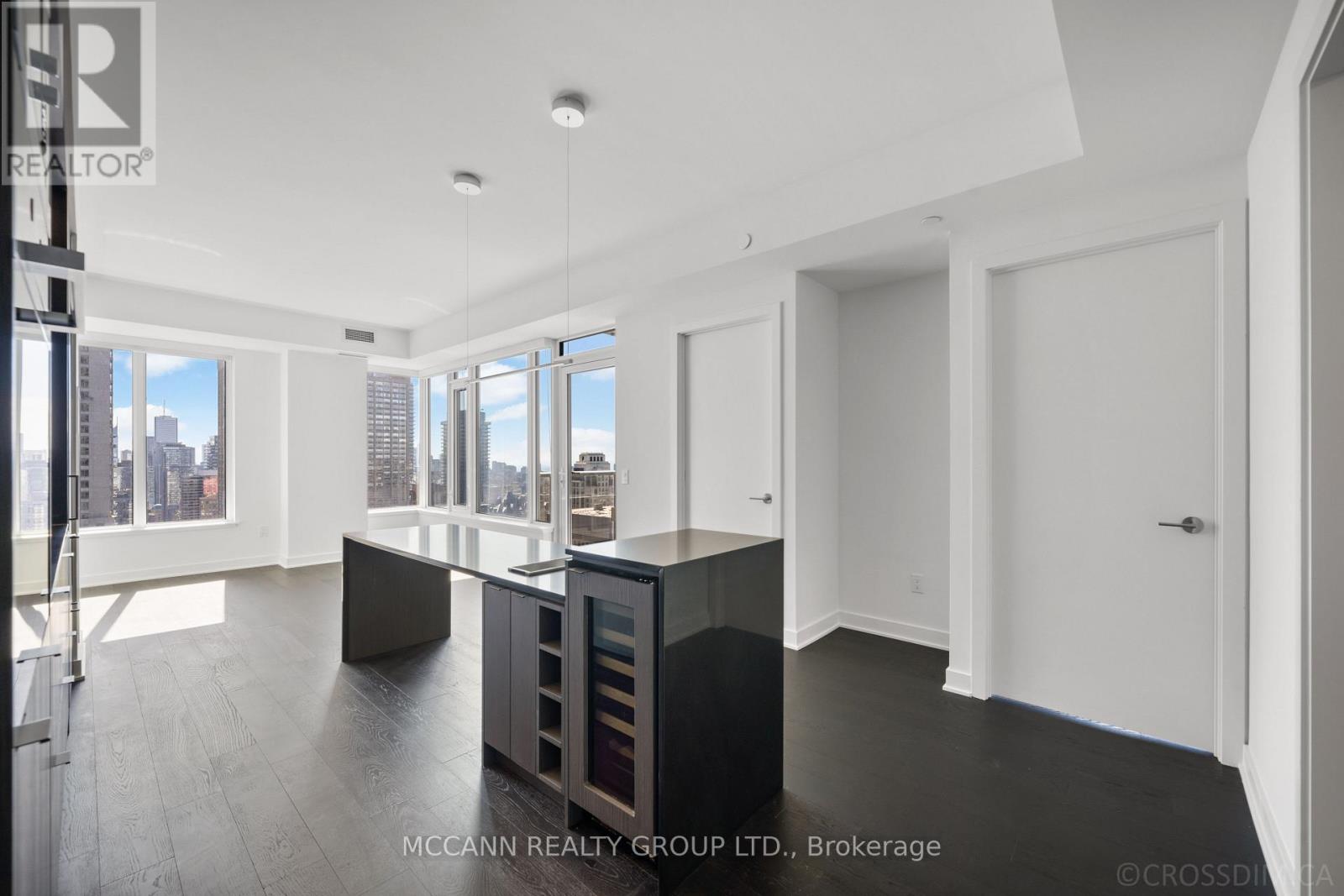 3209 - 11 Yorkville Avenue, Toronto, Ontario  M4W 1L2 - Photo 8 - C12452768