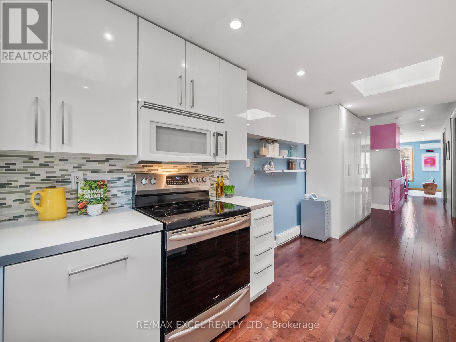 Second & Third - 137 Gerrard Street E, Toronto, Ontario  M5A 2E3 - Photo 13 - C12452776