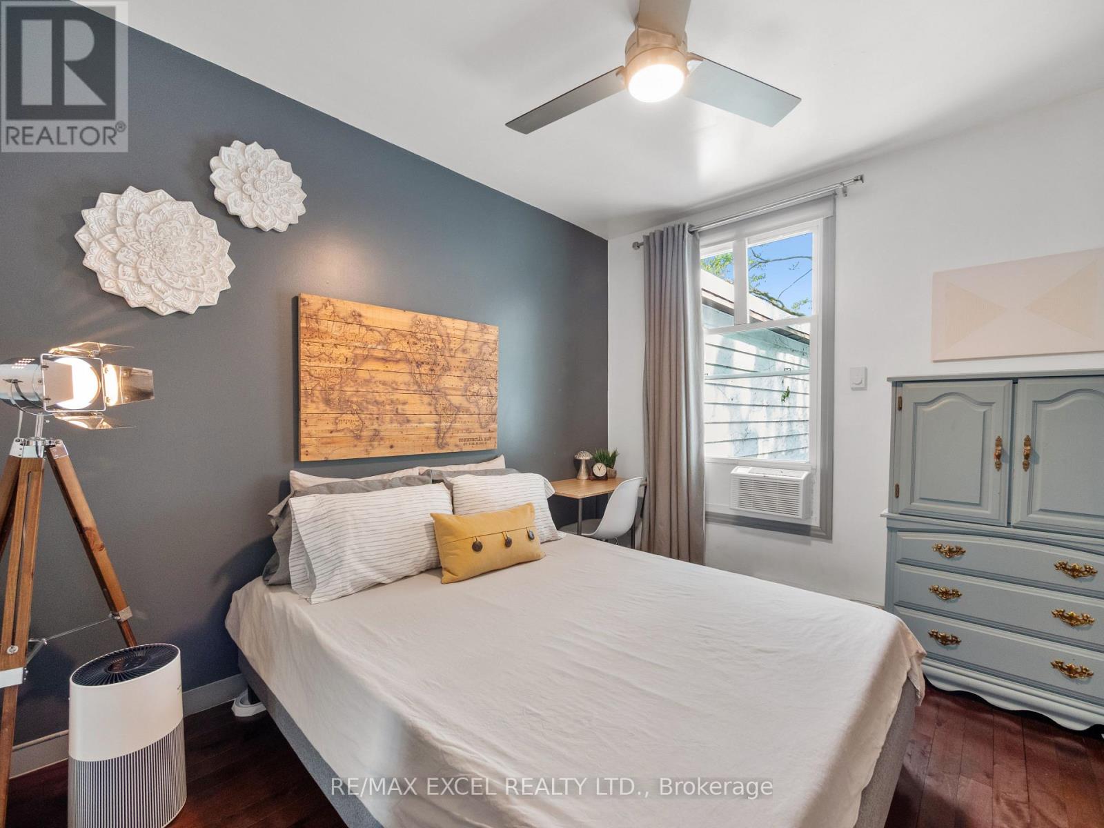 Second & Third - 137 Gerrard Street E, Toronto, Ontario  M5A 2E3 - Photo 21 - C12452776