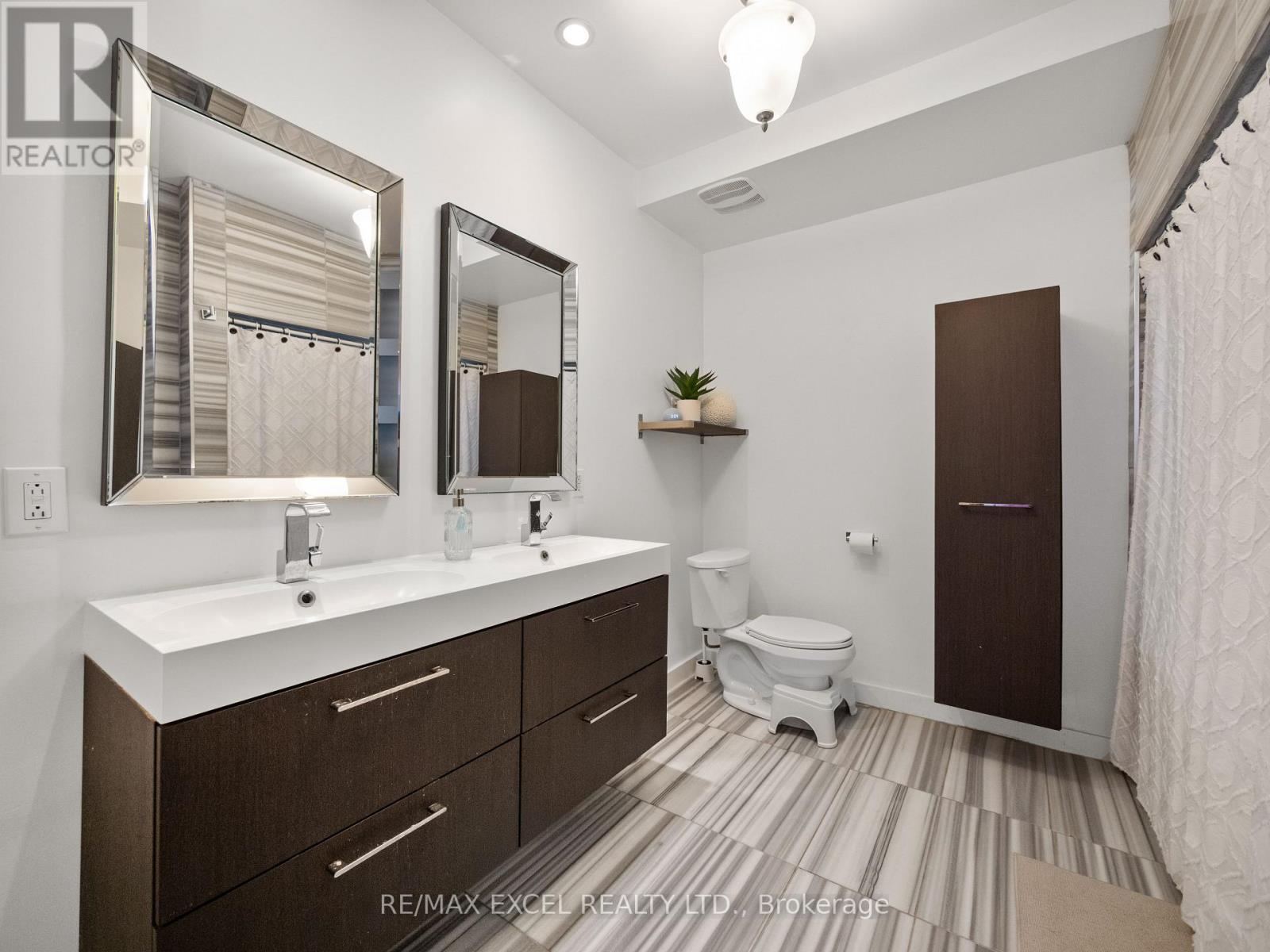 Second & Third - 137 Gerrard Street E, Toronto, Ontario  M5A 2E3 - Photo 23 - C12452776