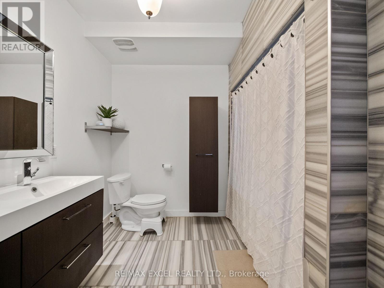 Second & Third - 137 Gerrard Street E, Toronto, Ontario  M5A 2E3 - Photo 24 - C12452776