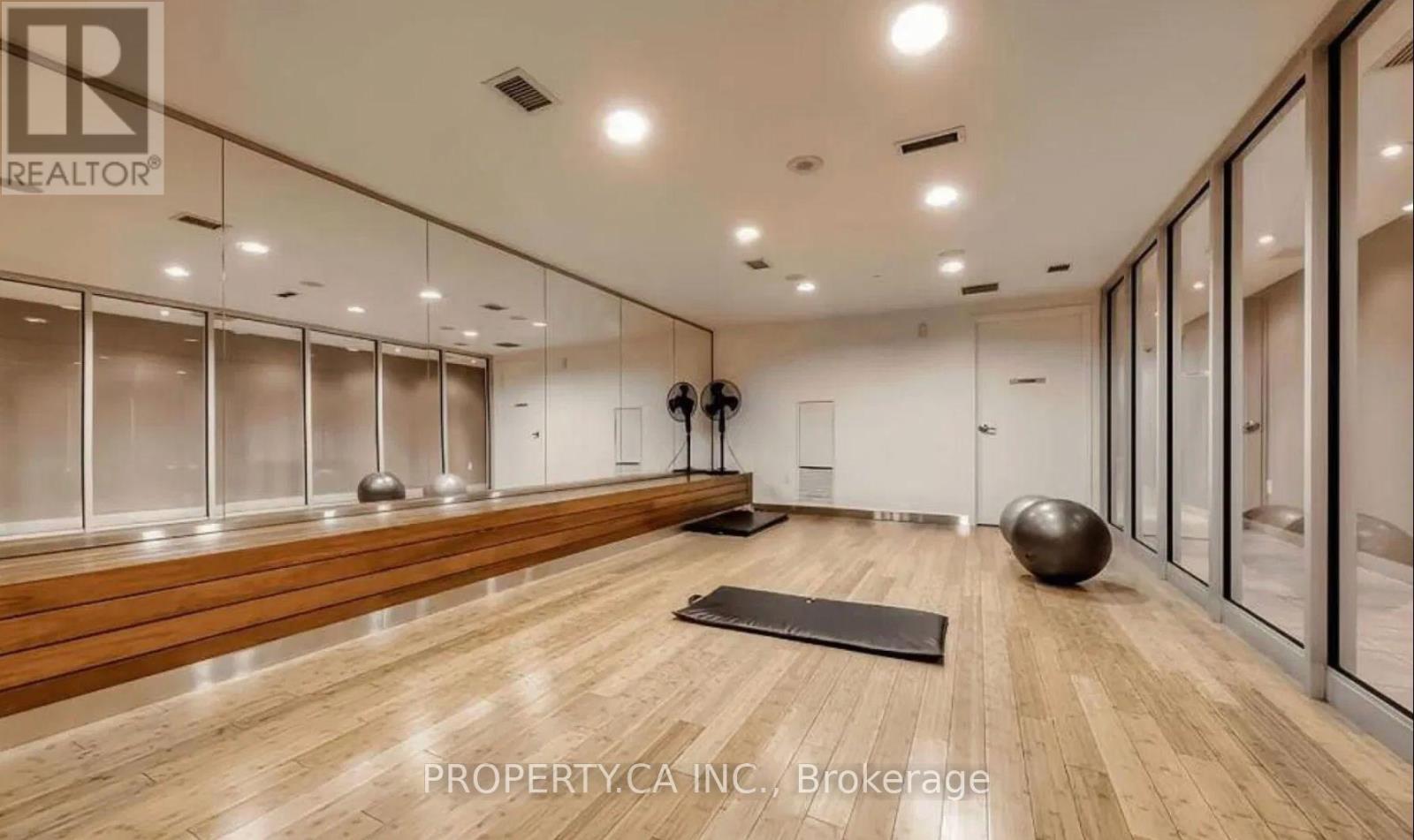 2205 - 15 Iceboat Terrace, Toronto, Ontario  M5V 4A5 - Photo 16 - C12452790