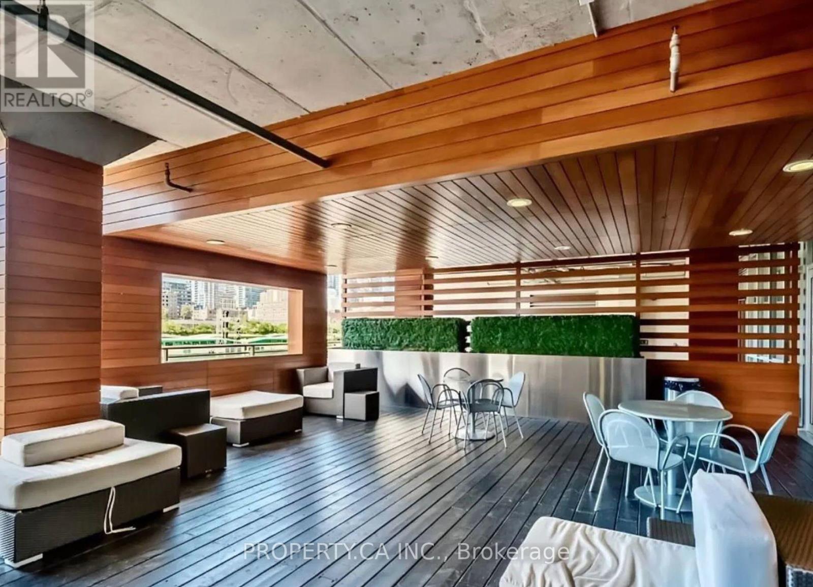 2205 - 15 Iceboat Terrace, Toronto, Ontario  M5V 4A5 - Photo 17 - C12452790