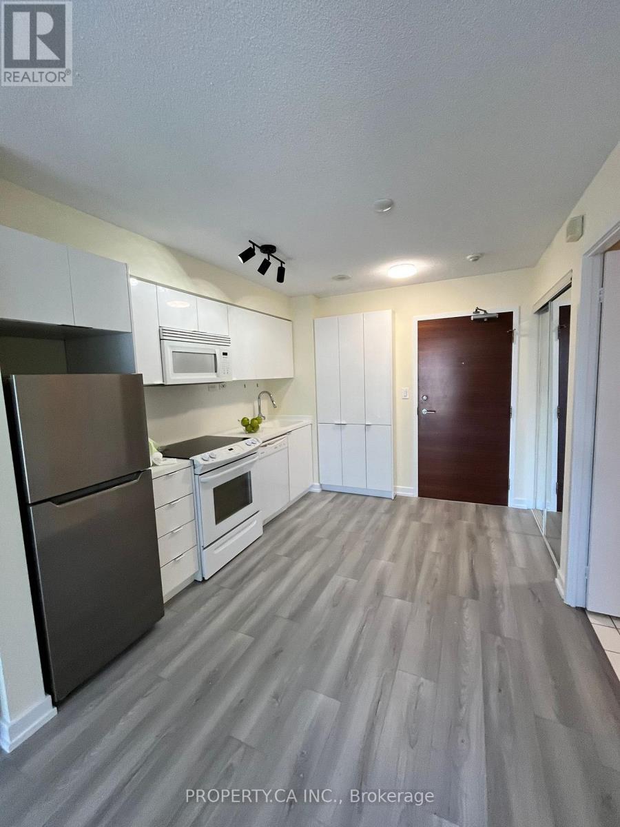 2205 - 15 Iceboat Terrace, Toronto, Ontario  M5V 4A5 - Photo 4 - C12452790