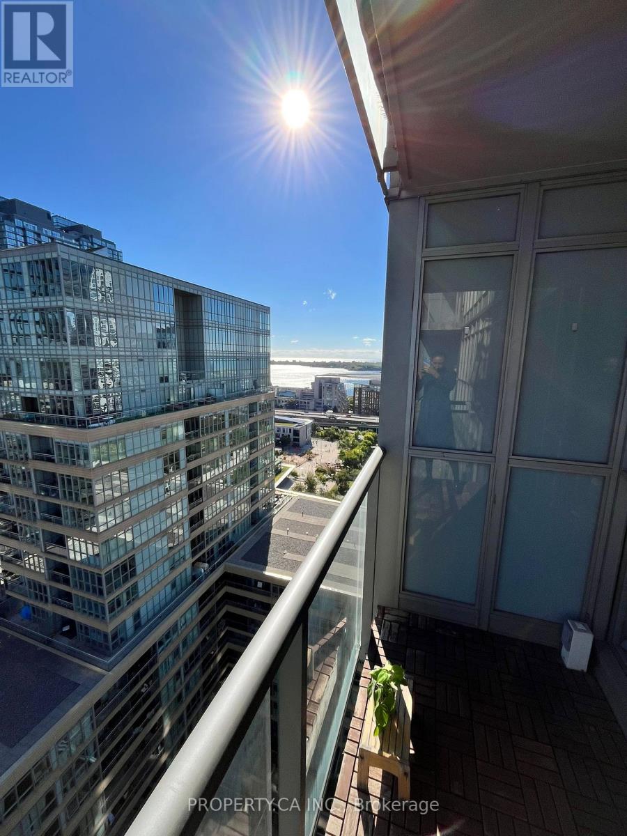 2205 - 15 Iceboat Terrace, Toronto, Ontario  M5V 4A5 - Photo 5 - C12452790