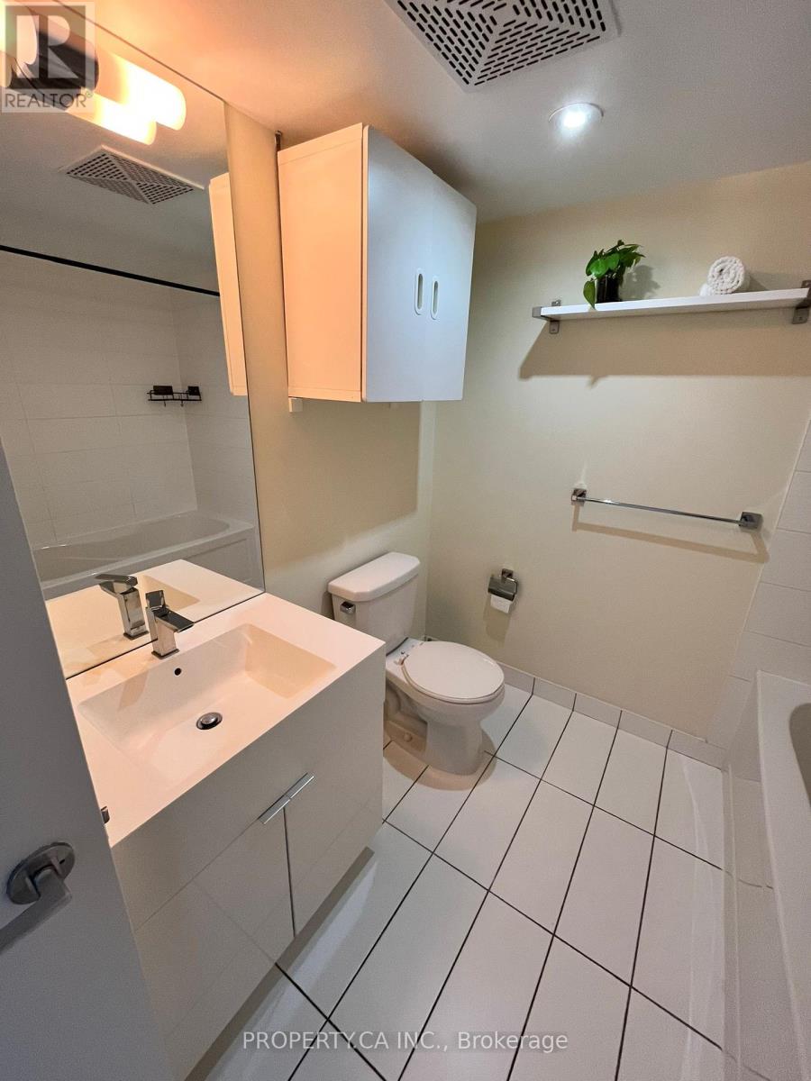 2205 - 15 Iceboat Terrace, Toronto, Ontario  M5V 4A5 - Photo 7 - C12452790