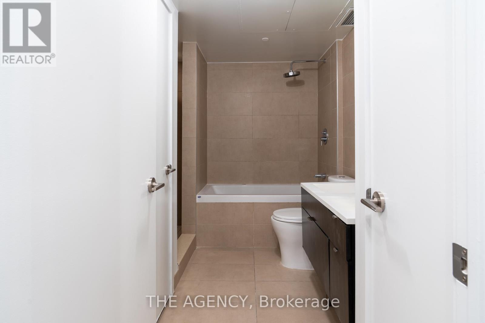 304 - 508 Wellington Street W, Toronto, Ontario  M5V 0K8 - Photo 3 - C12452801