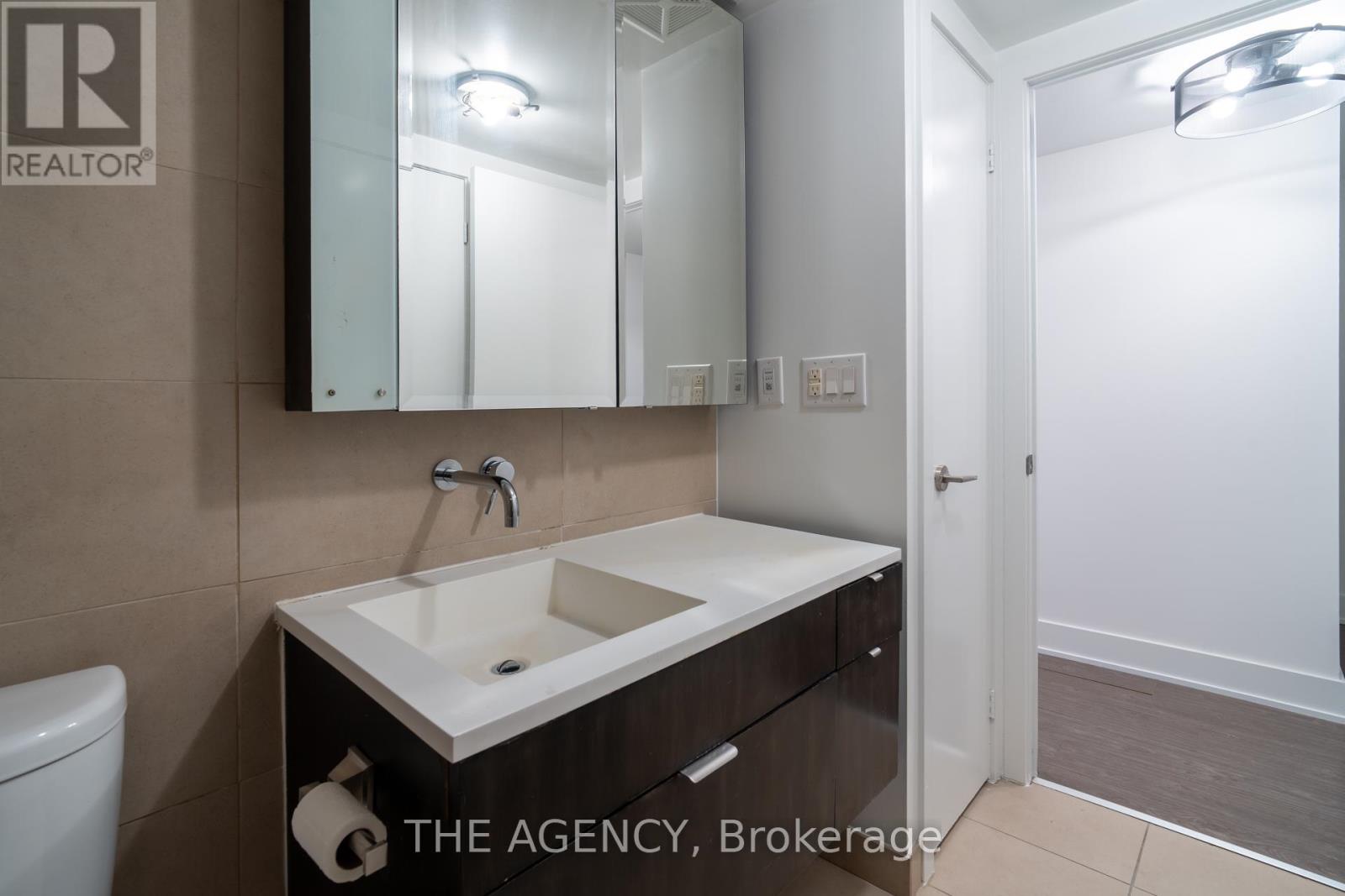 304 - 508 Wellington Street W, Toronto, Ontario  M5V 0K8 - Photo 4 - C12452801