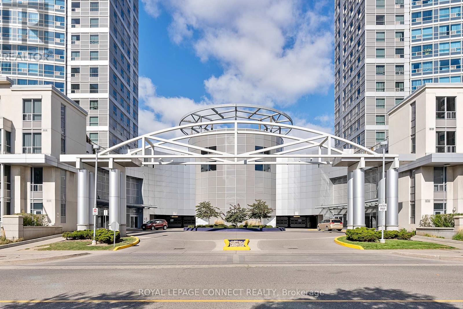 1712 - 36 Lee Centre Drive, Toronto, Ontario  M1H 3K2 - Photo 1 - E12452779
