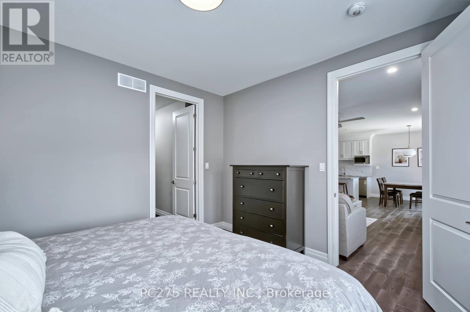 2539 Bond Street, Strathroy-Caradoc, Ontario  N0L 1W0 - Photo 18 - X12434381