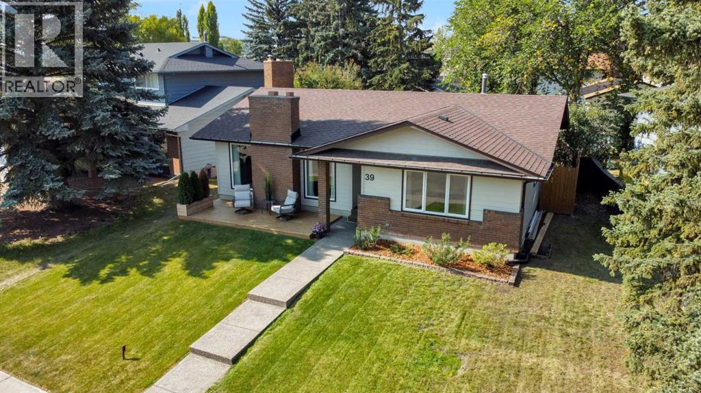39 Midpark Close Se, Calgary, Alberta  T2X 1N9 - Photo 2 - A2256633