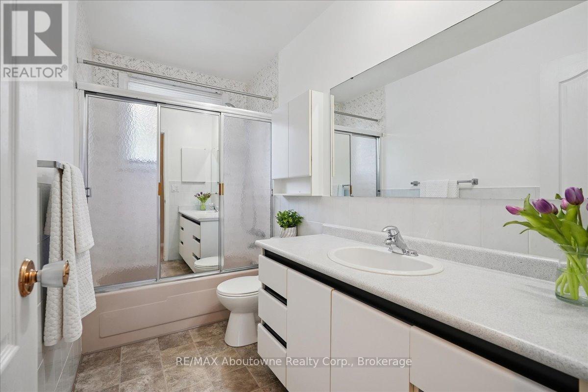 14 Norman Avenue, Halton Hills, Ontario  L7J 2R4 - Photo 27 - W12451487