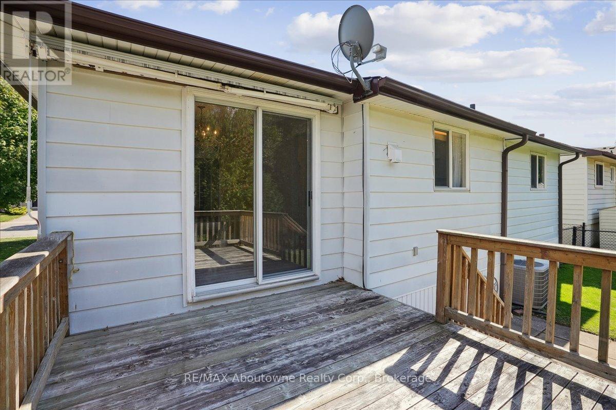 14 Norman Avenue, Halton Hills, Ontario  L7J 2R4 - Photo 40 - W12451487
