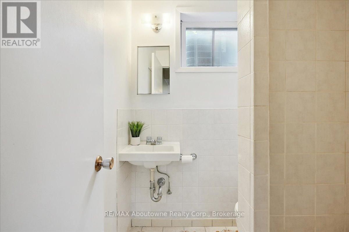 14 Norman Avenue, Halton Hills, Ontario  L7J 2R4 - Photo 39 - W12451487