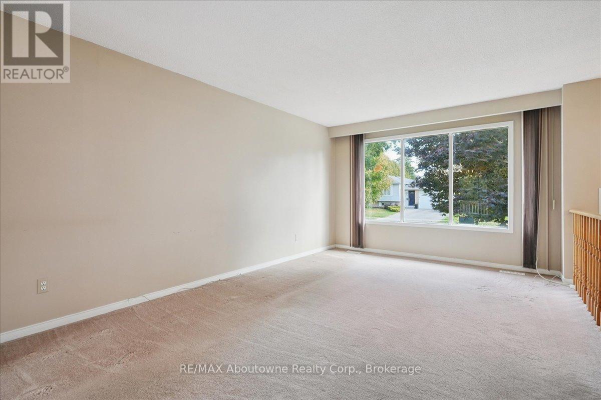 14 Norman Avenue, Halton Hills, Ontario  L7J 2R4 - Photo 9 - W12451487