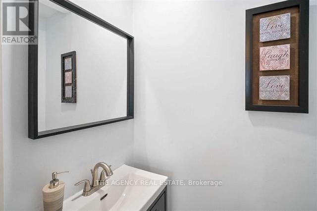 452 Niagara Street, St. Catharines, Ontario  L2M 3P2 - Photo 3 - X12452807