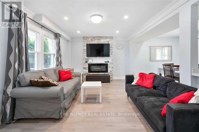 452 Niagara Street, St. Catharines, Ontario  L2M 3P2 - Photo 4 - X12452807
