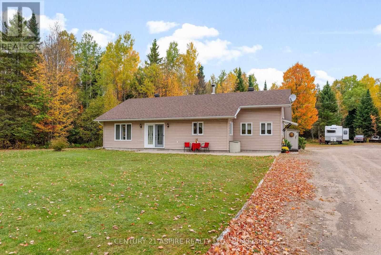 33 Micks Road, Madawaska Valley, Ontario  K0J 1L0 - Photo 1 - X12452912