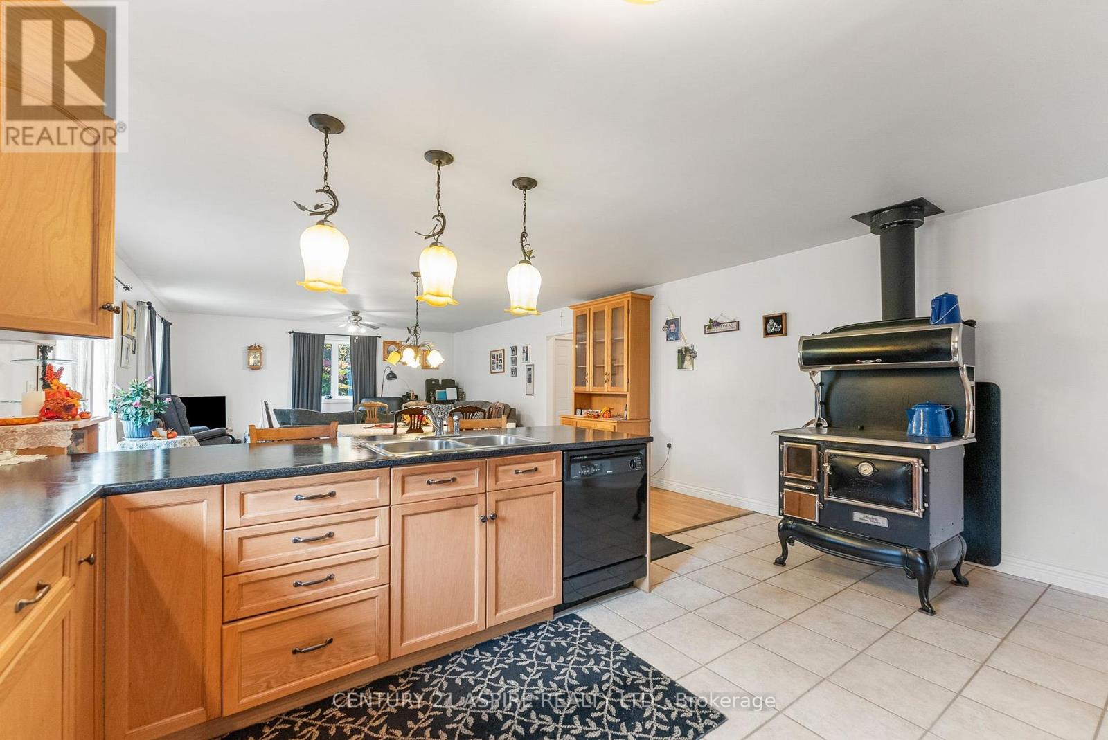 33 Micks Road, Madawaska Valley, Ontario  K0J 1L0 - Photo 12 - X12452912