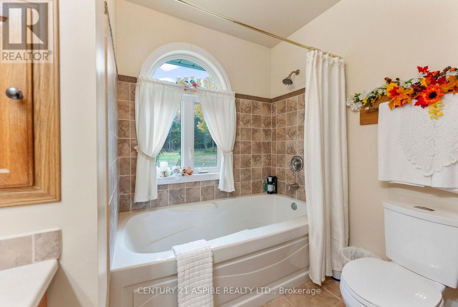 33 Micks Road, Madawaska Valley, Ontario  K0J 1L0 - Photo 22 - X12452912