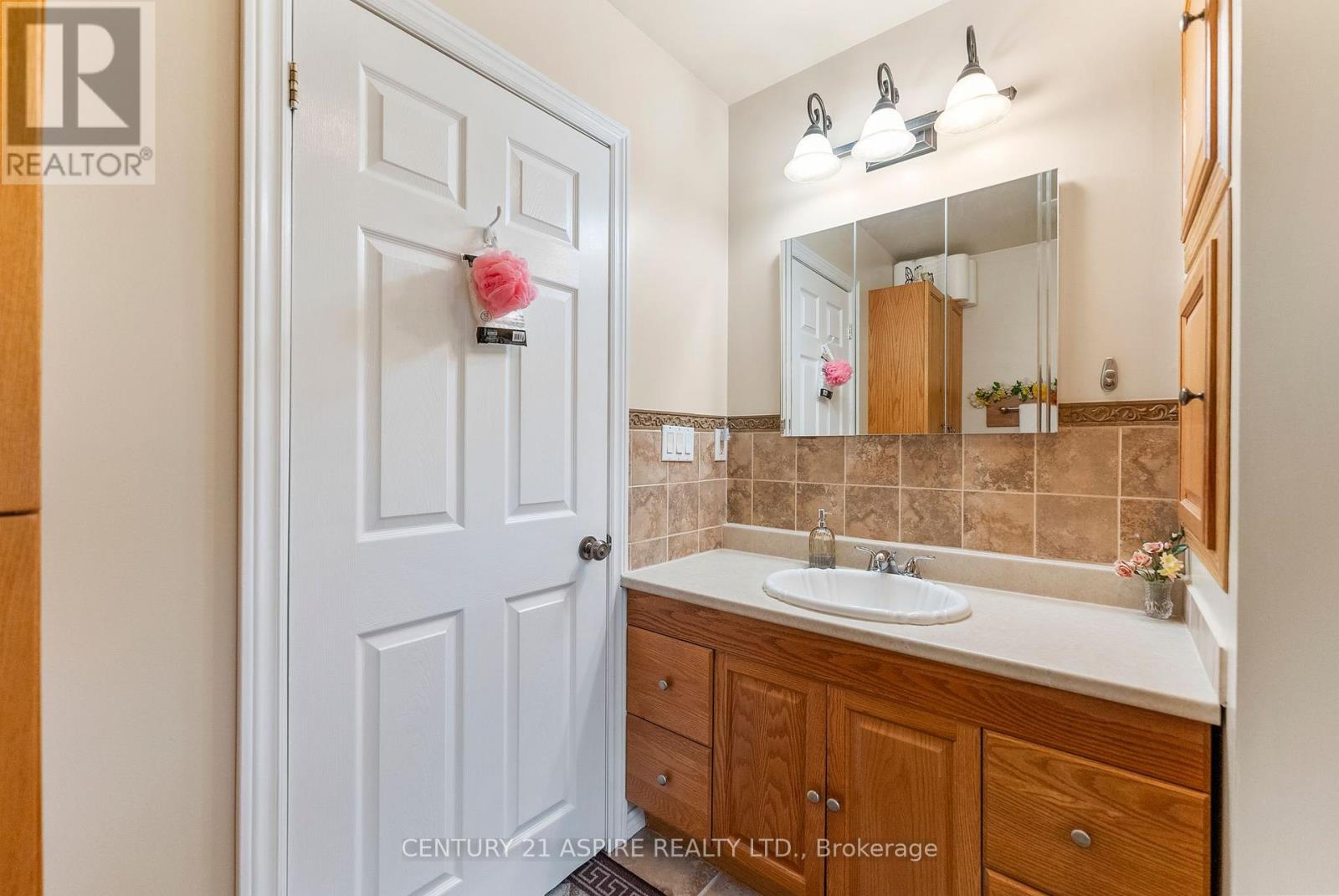 33 Micks Road, Madawaska Valley, Ontario  K0J 1L0 - Photo 23 - X12452912