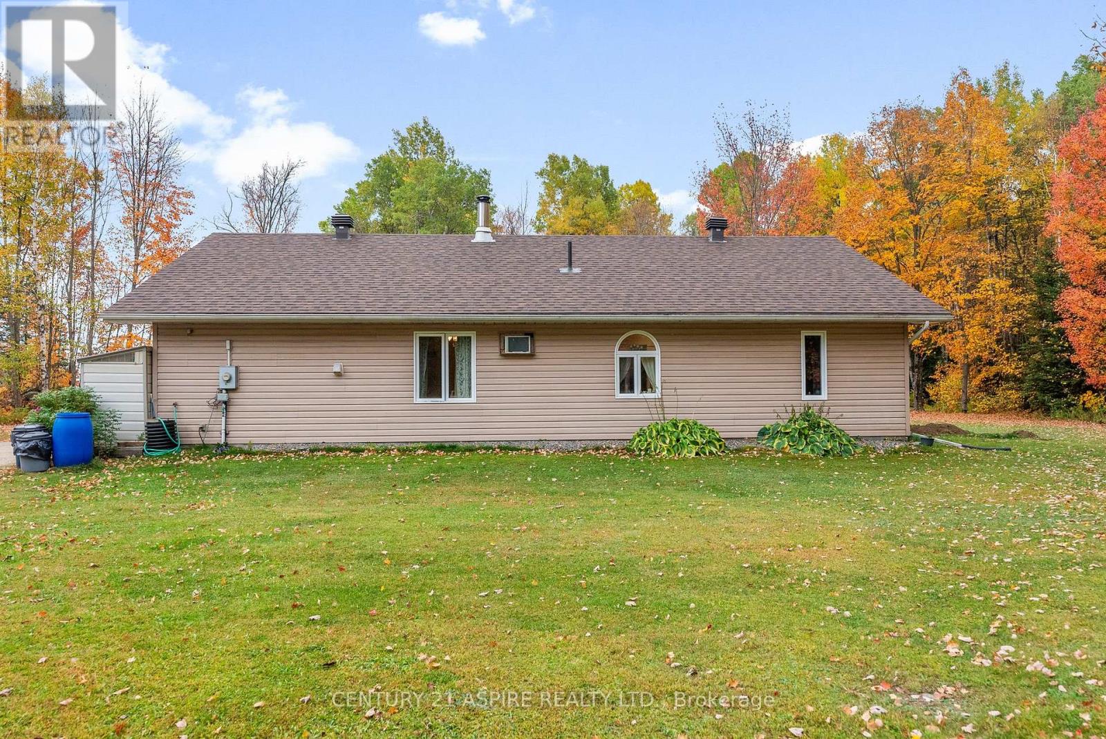 33 Micks Road, Madawaska Valley, Ontario  K0J 1L0 - Photo 32 - X12452912