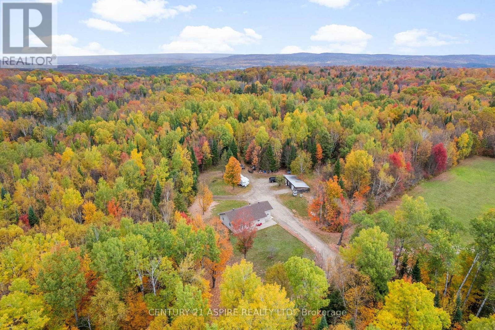 33 Micks Road, Madawaska Valley, Ontario  K0J 1L0 - Photo 5 - X12452912