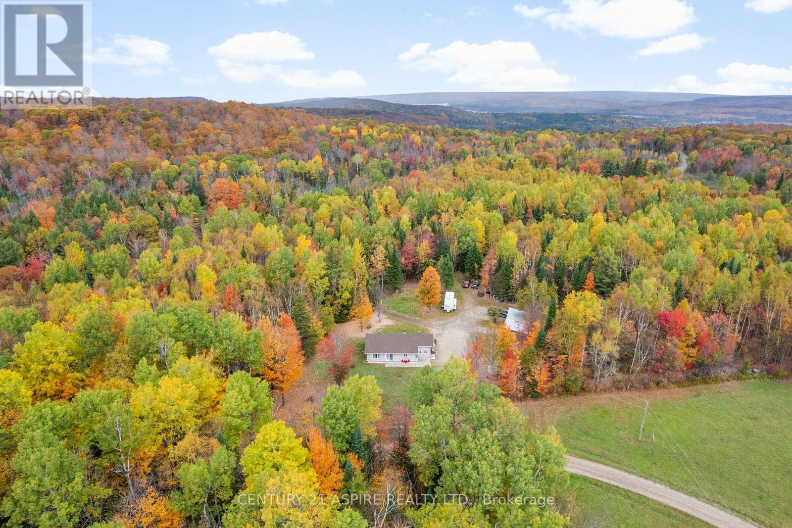 33 Micks Road, Madawaska Valley, Ontario  K0J 1L0 - Photo 6 - X12452912