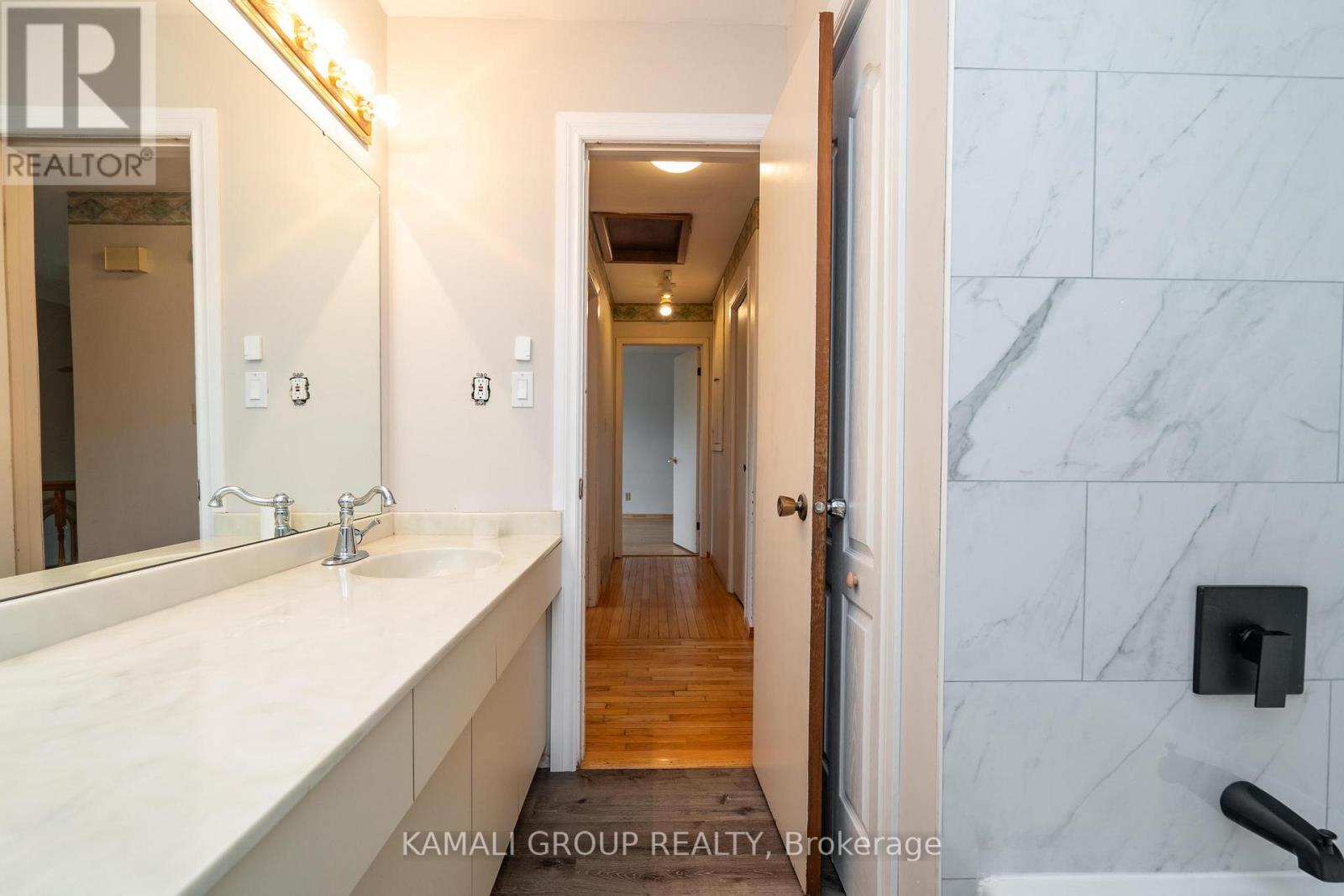638 Carlton Street, St. Catharines, Ontario  L2M 4Y5 - Photo 14 - X12449889