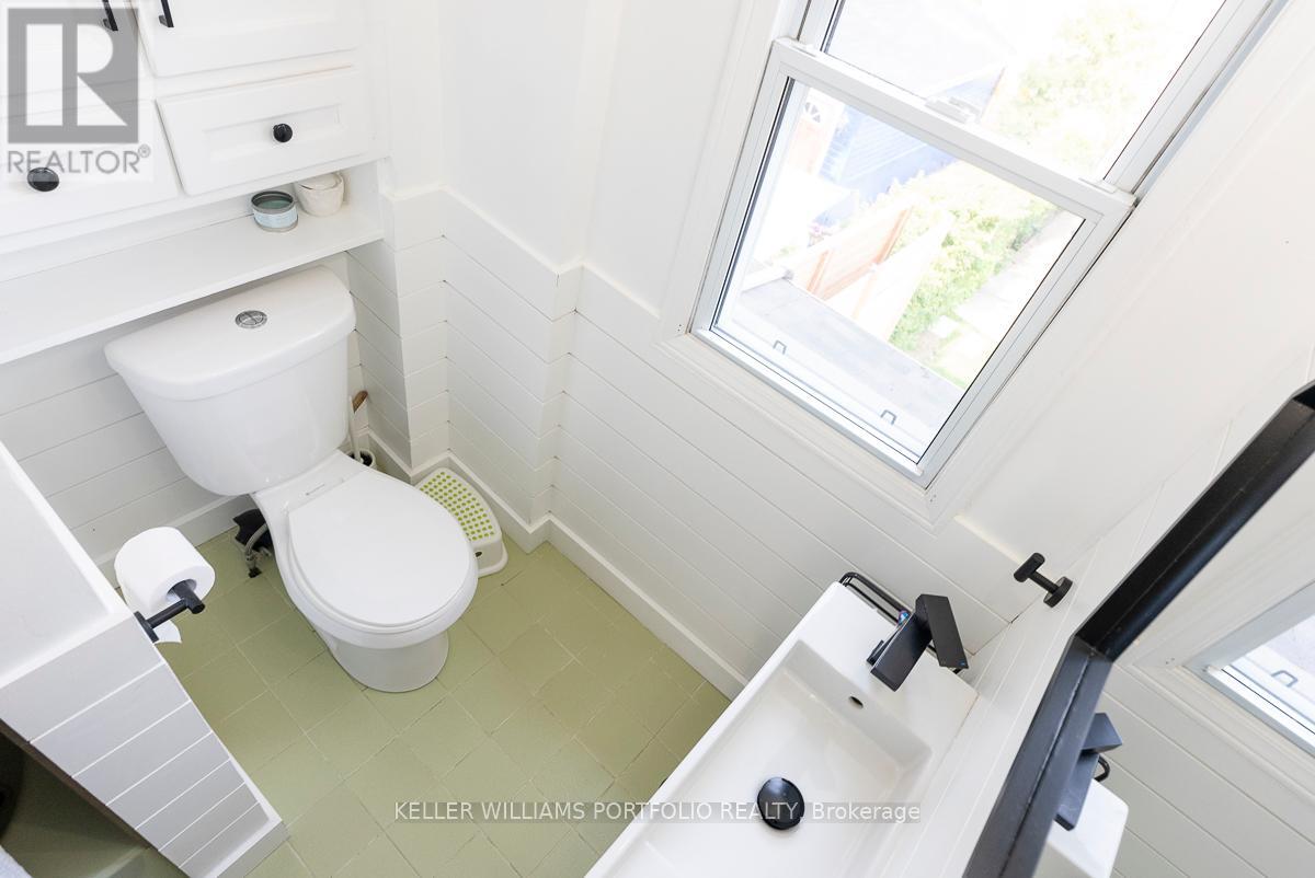 195 Gilmour Avenue, Toronto, Ontario  M6P 3B2 - Photo 23 - W12452796