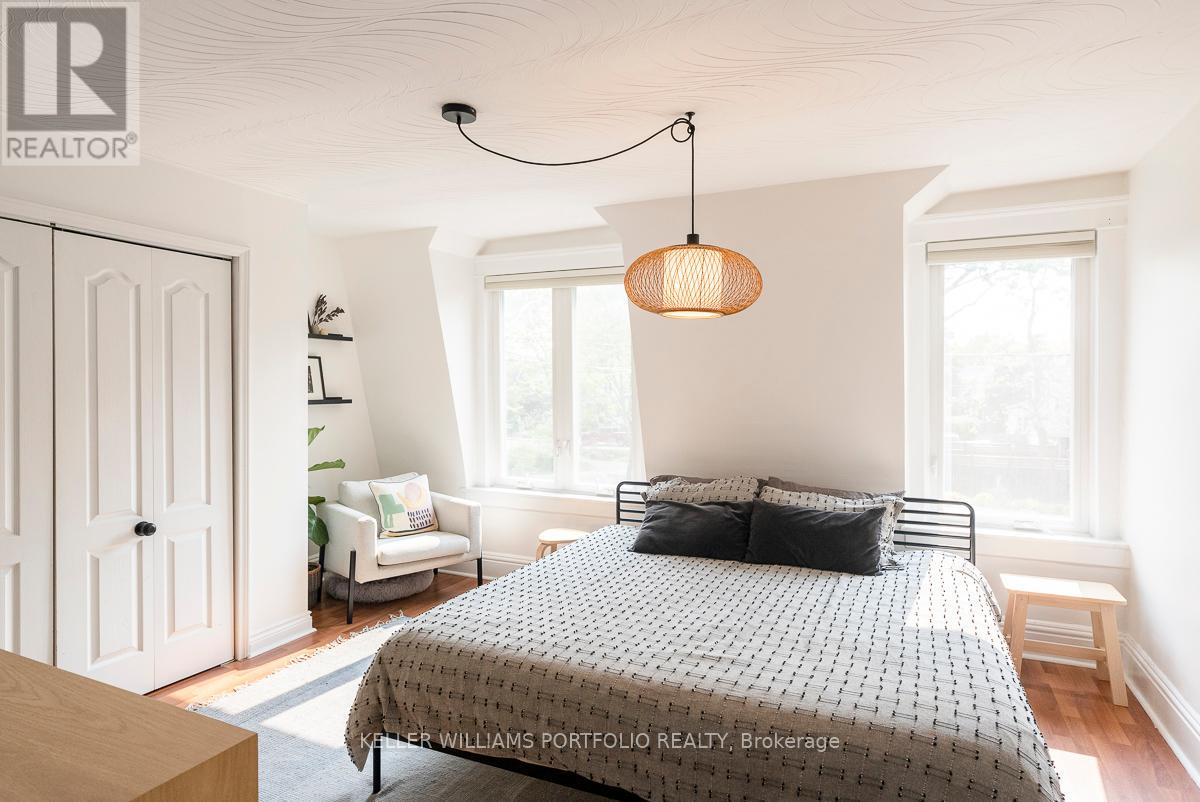 195 Gilmour Avenue, Toronto, Ontario  M6P 3B2 - Photo 26 - W12452796