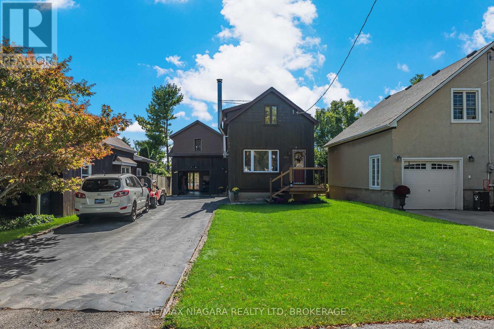 29 Marlatts Road, Thorold, Ontario  L2V 1M9 - Photo 1 - X12452873