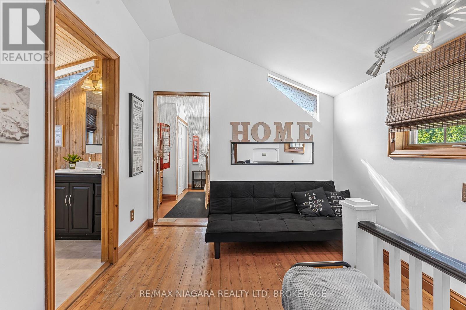29 Marlatts Road, Thorold, Ontario  L2V 1M9 - Photo 10 - X12452873