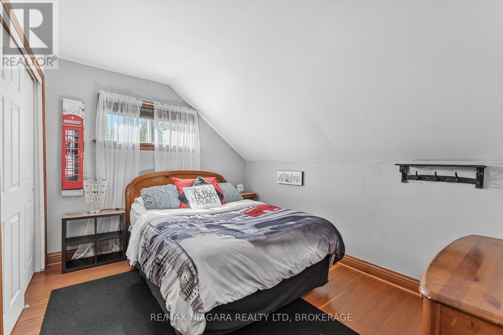 29 Marlatts Road, Thorold, Ontario  L2V 1M9 - Photo 13 - X12452873