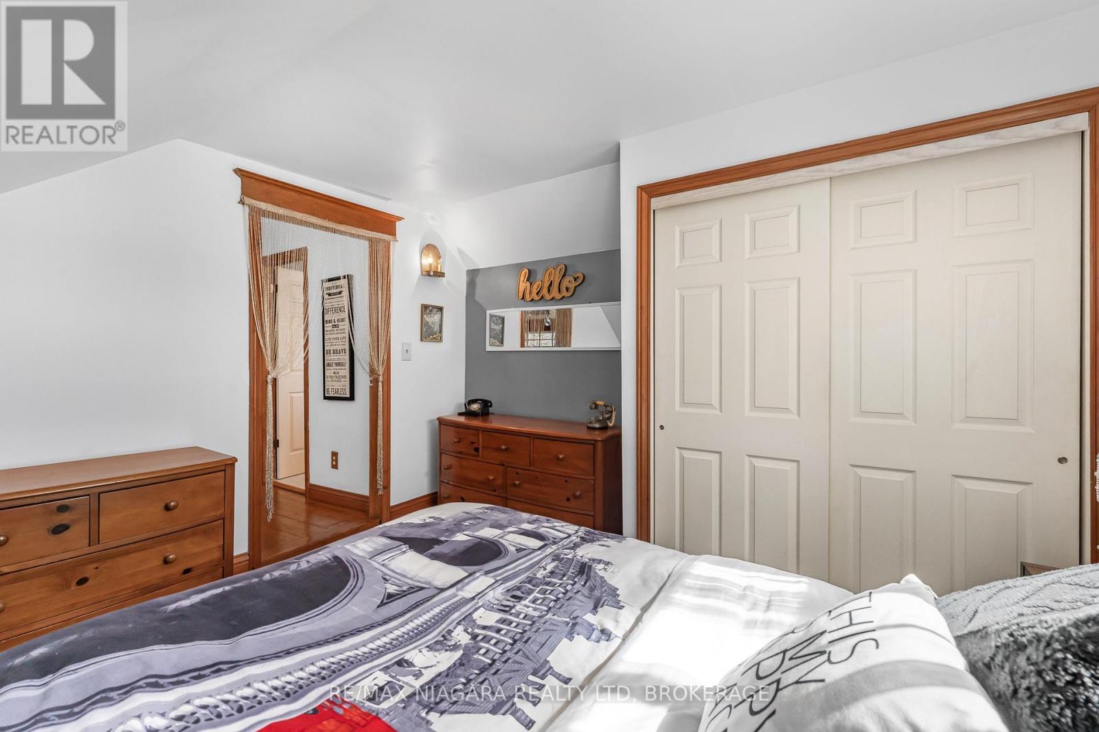 29 Marlatts Road, Thorold, Ontario  L2V 1M9 - Photo 14 - X12452873