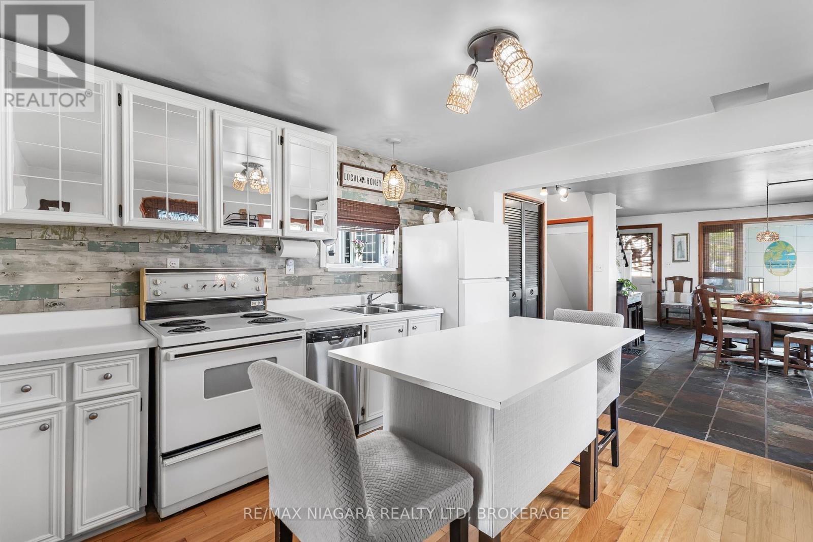 29 Marlatts Road, Thorold, Ontario  L2V 1M9 - Photo 18 - X12452873