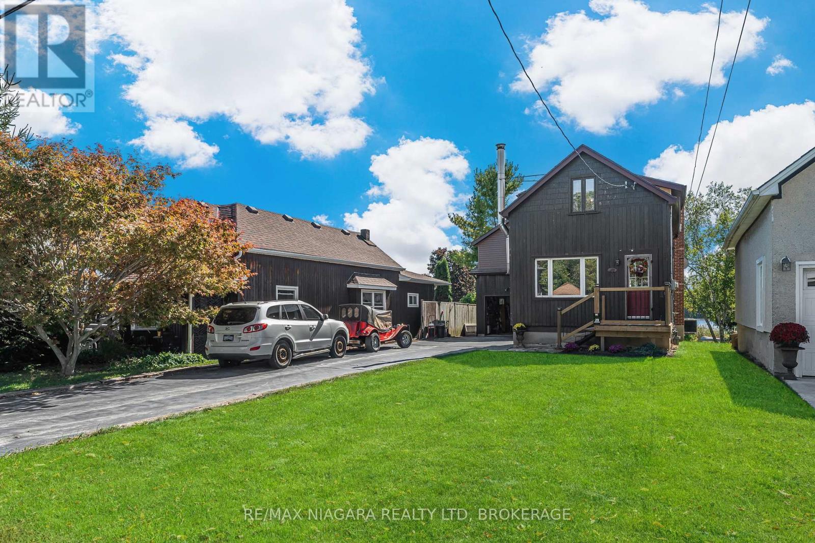 29 Marlatts Road, Thorold, Ontario  L2V 1M9 - Photo 2 - X12452873