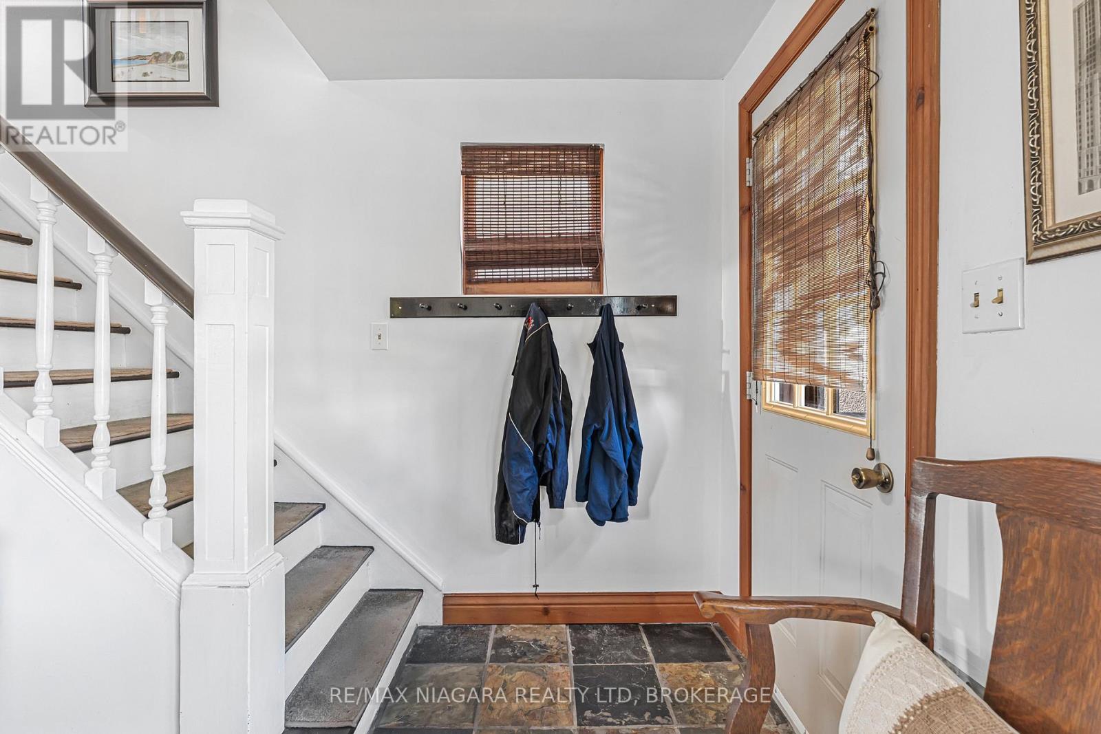 29 Marlatts Road, Thorold, Ontario  L2V 1M9 - Photo 4 - X12452873