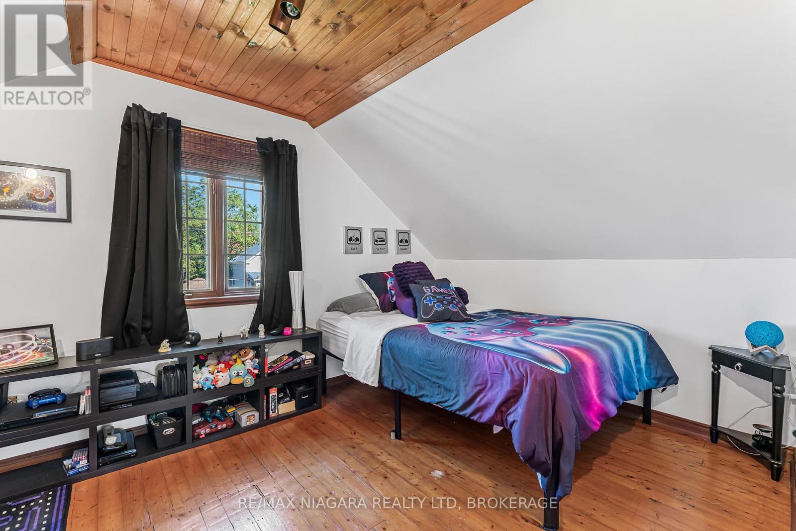 29 Marlatts Road, Thorold, Ontario  L2V 1M9 - Photo 7 - X12452873