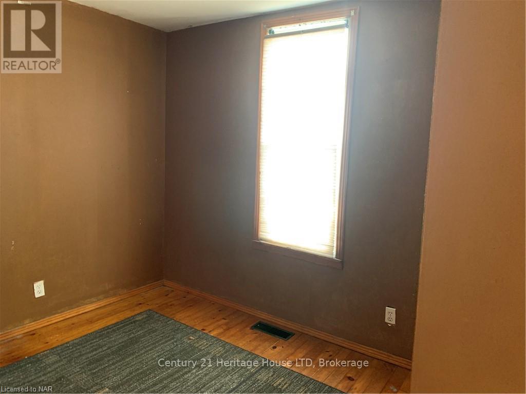 4624 Jepson Street, Niagara Falls, Ontario  L2E 1J4 - Photo 10 - X12452894