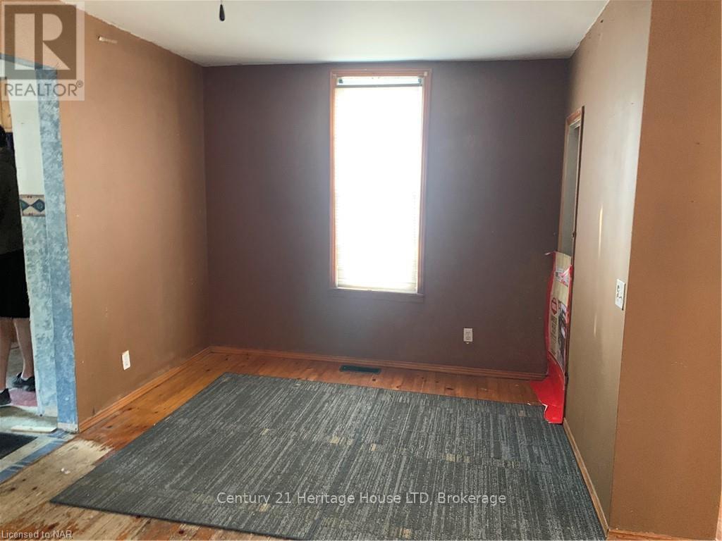 4624 Jepson Street, Niagara Falls, Ontario  L2E 1J4 - Photo 11 - X12452894