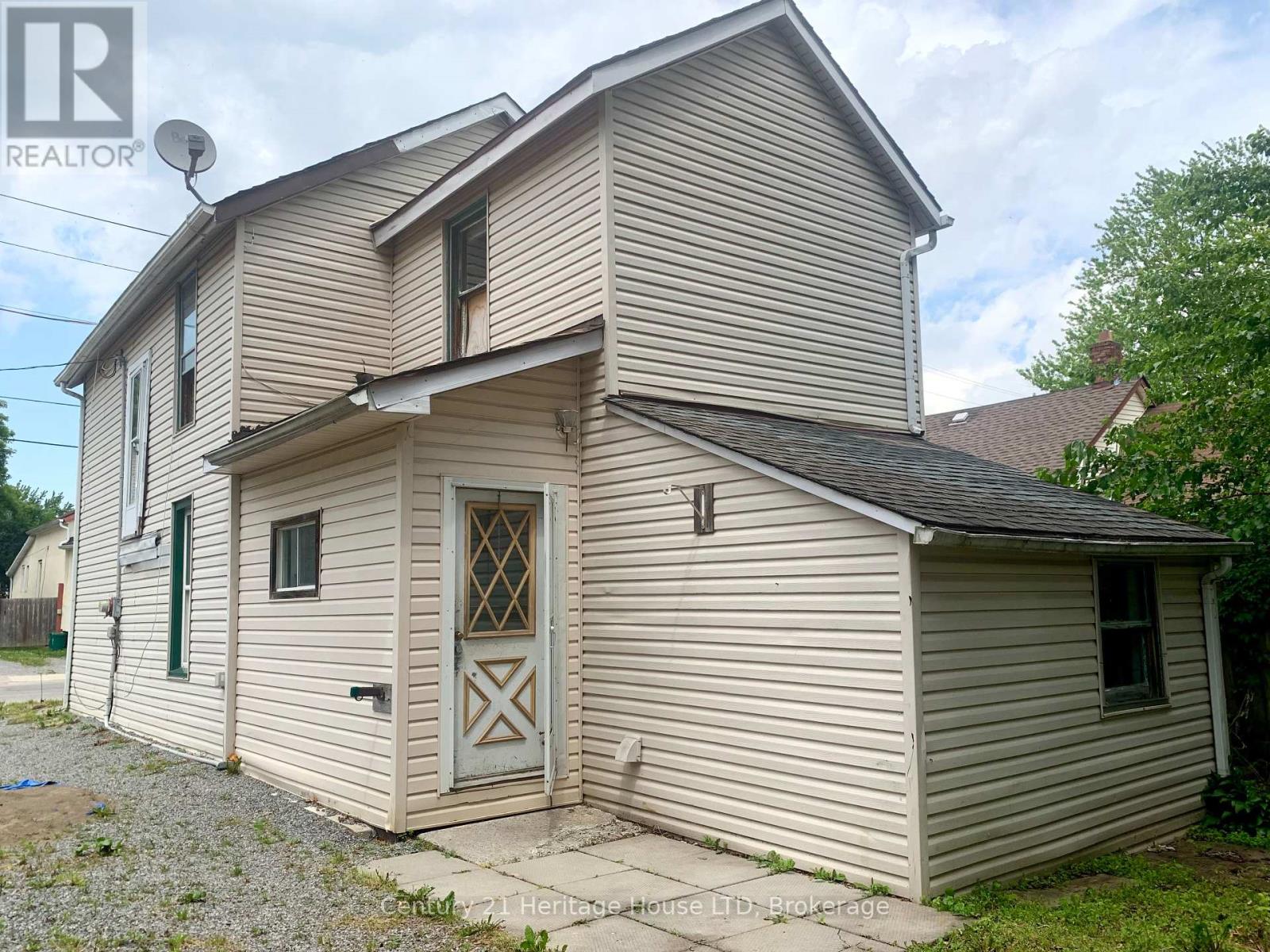 4624 Jepson Street, Niagara Falls, Ontario  L2E 1J4 - Photo 4 - X12452894