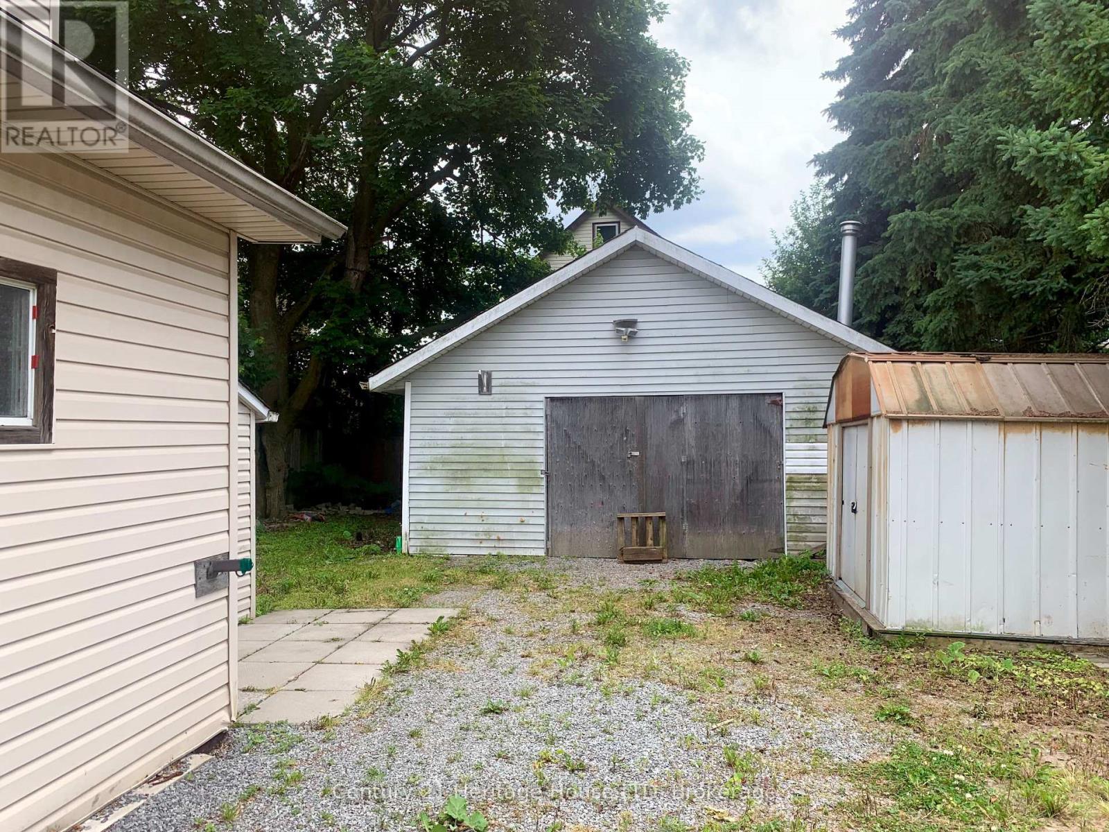 4624 Jepson Street, Niagara Falls, Ontario  L2E 1J4 - Photo 7 - X12452894