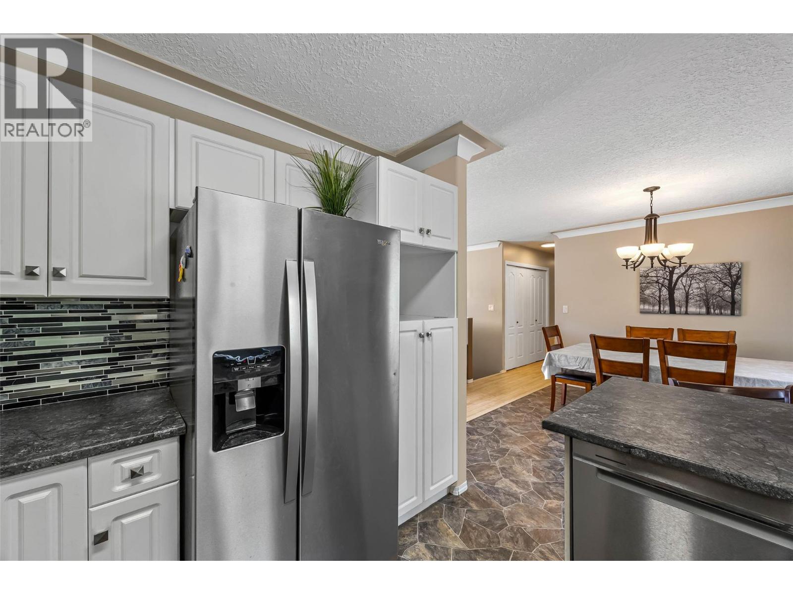 1374 Sunshine Court, Kamloops, British Columbia  V2E 2P9 - Photo 6 - 10364825
