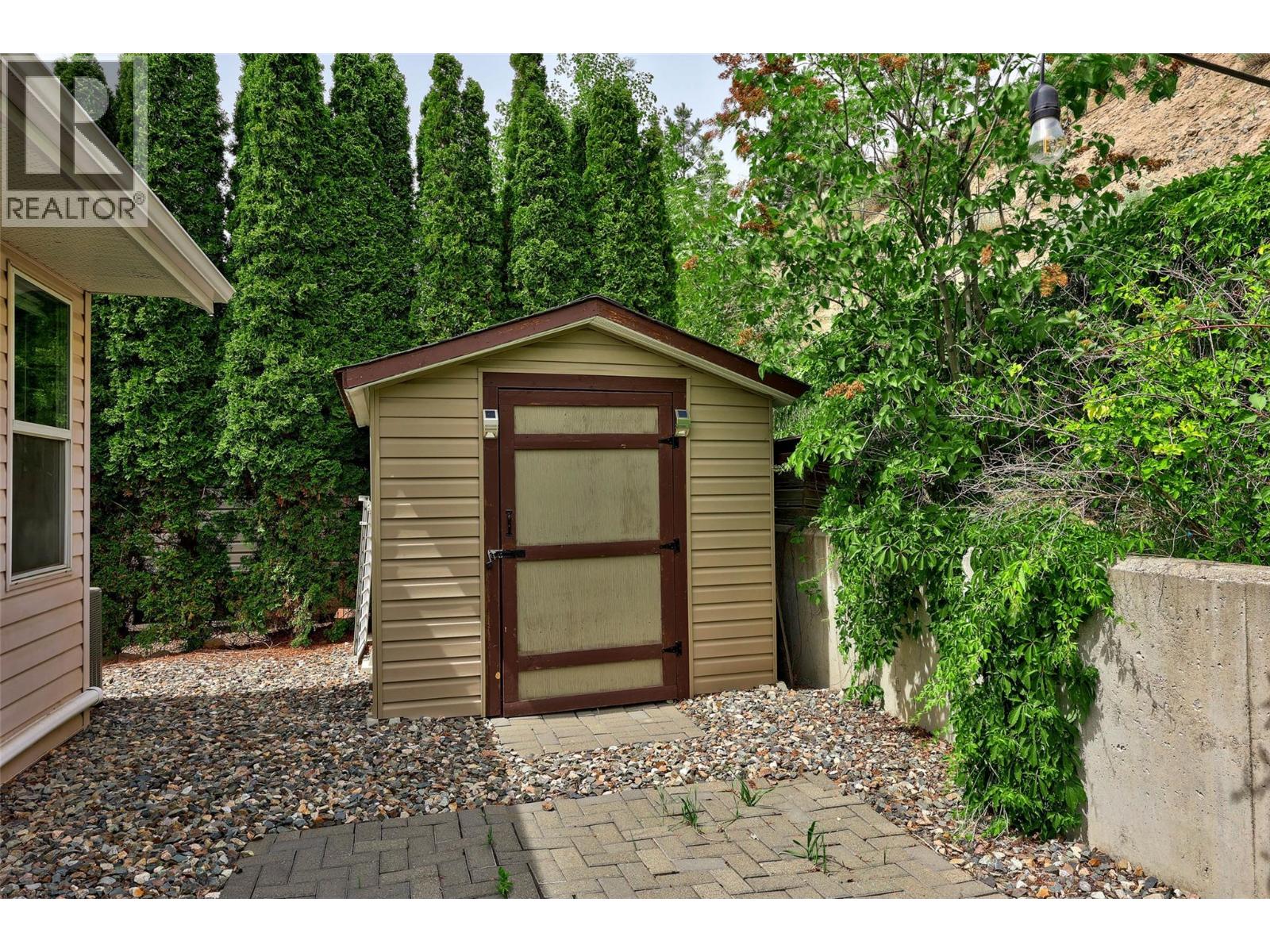 1374 Sunshine Court, Kamloops, British Columbia  V2E 2P9 - Photo 15 - 10364825