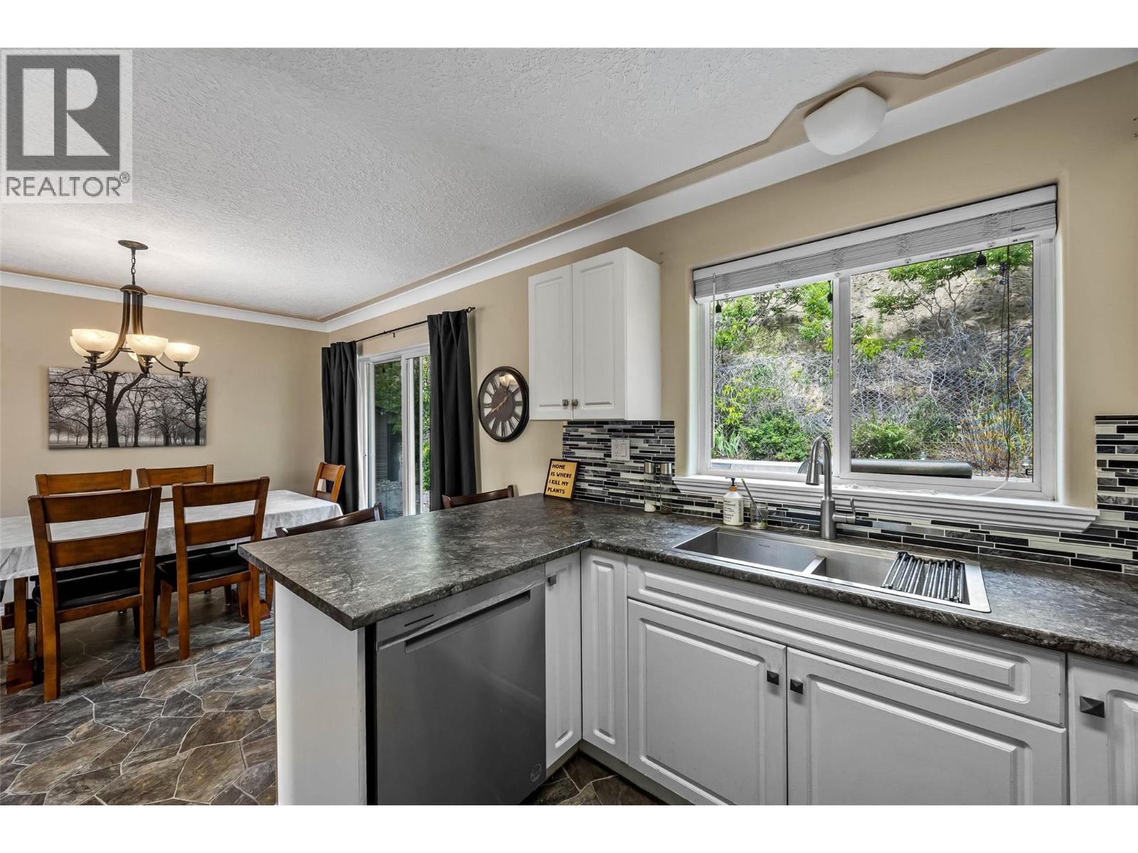 1374 Sunshine Court, Kamloops, British Columbia  V2E 2P9 - Photo 18 - 10364825