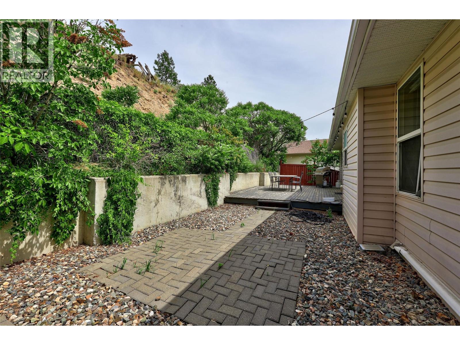 1374 Sunshine Court, Kamloops, British Columbia  V2E 2P9 - Photo 12 - 10364825