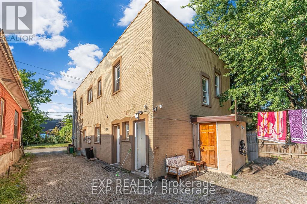 4553 Ferguson Street, Niagara Falls (Downtown), Ontario  L2E 2Y7 - Photo 5 - X12452765